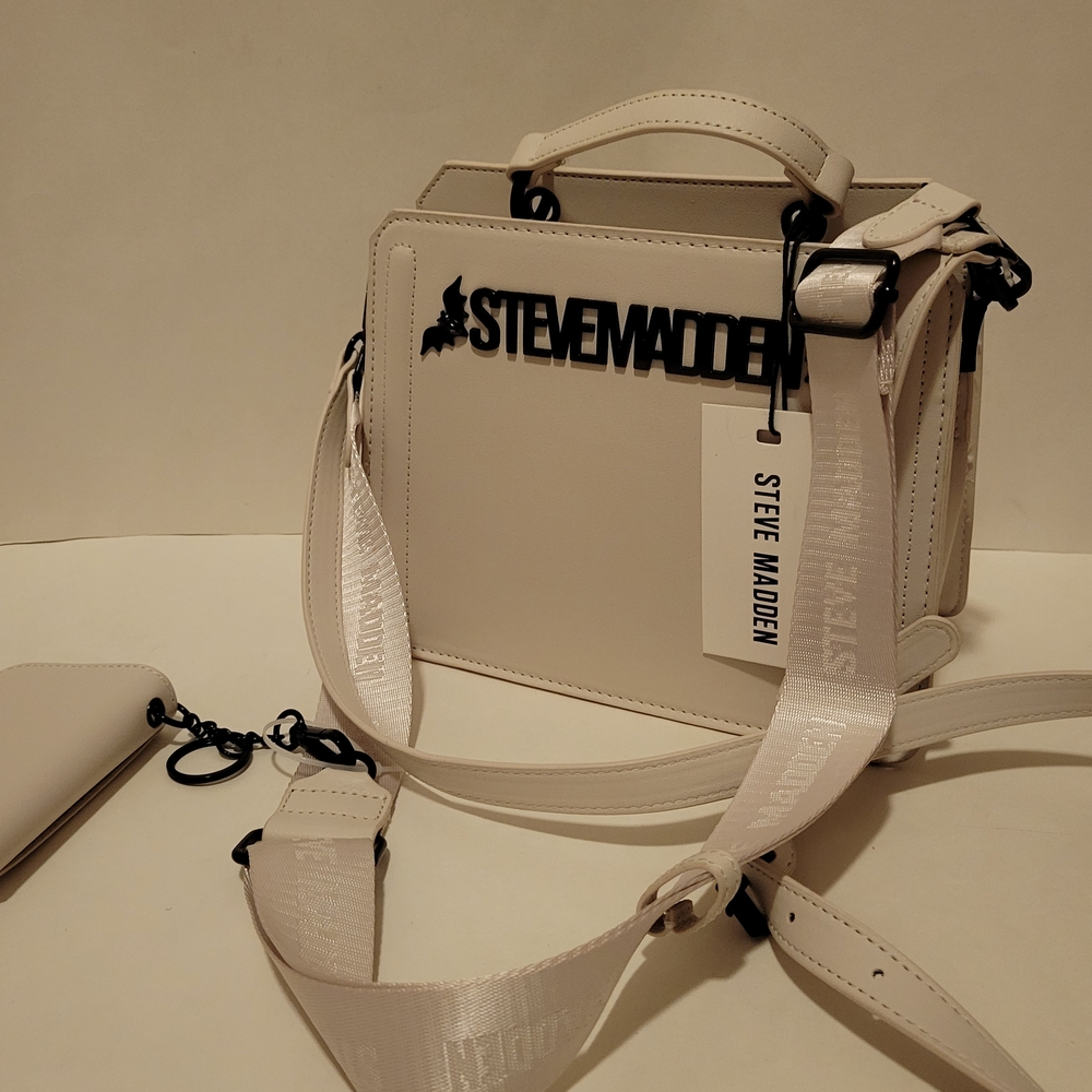 Steve Madden White Handbag with Matching Pouch - Picture 16 of 16